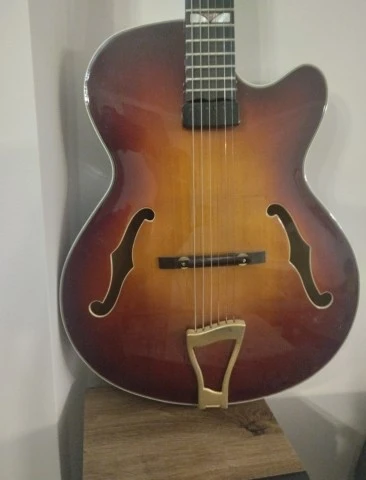 Archtop jazz κιθάρα 