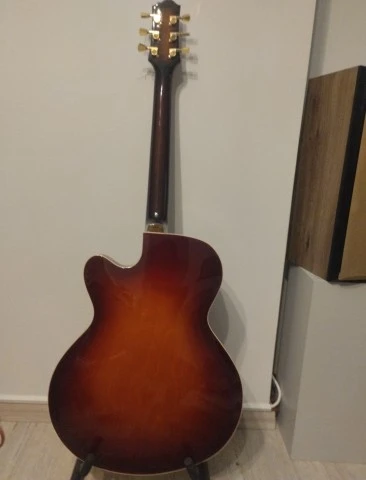 Archtop jazz κιθάρα 