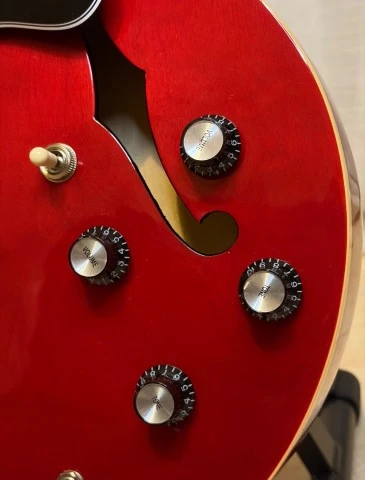 Epiphone ES-335 (με σκληρή θήκη)