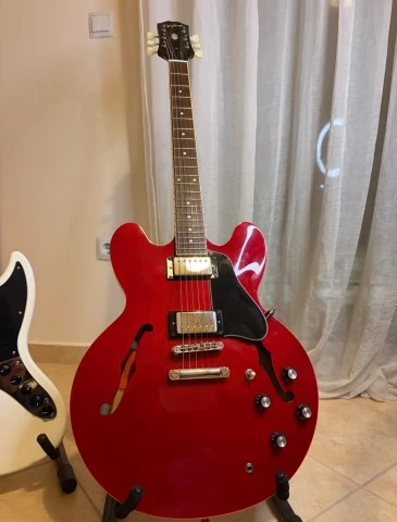 Epiphone ES-335 (με σκληρή θήκη)