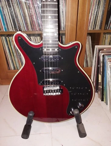 Brian May burns London signature 