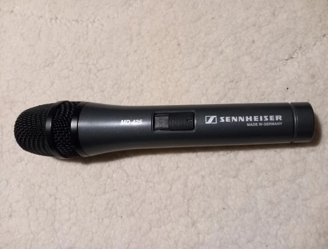 SENNHEISER MD 425