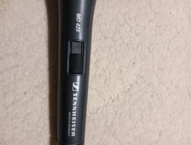 SENNHEISER MD 425