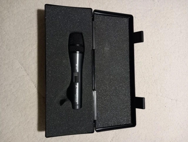 SENNHEISER MD 425
