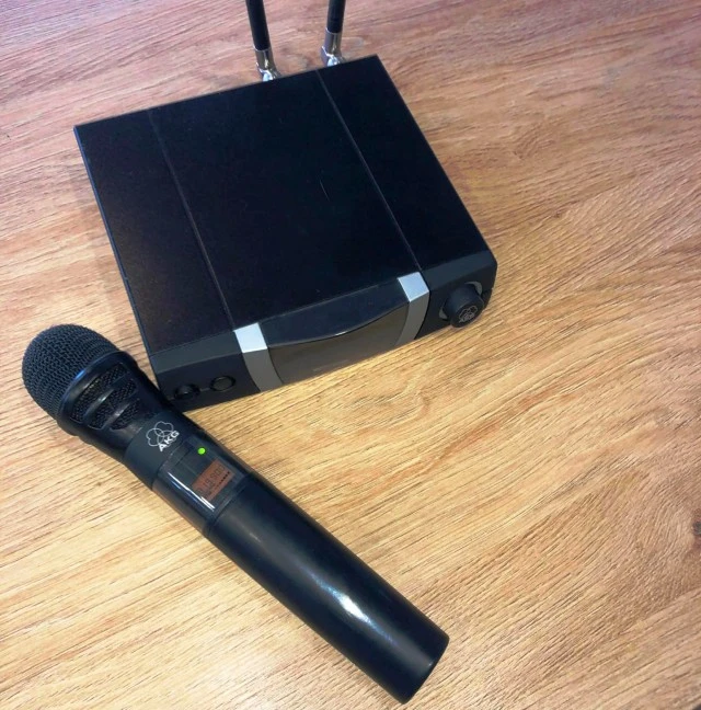 AKG MICROPHONE HT 4000