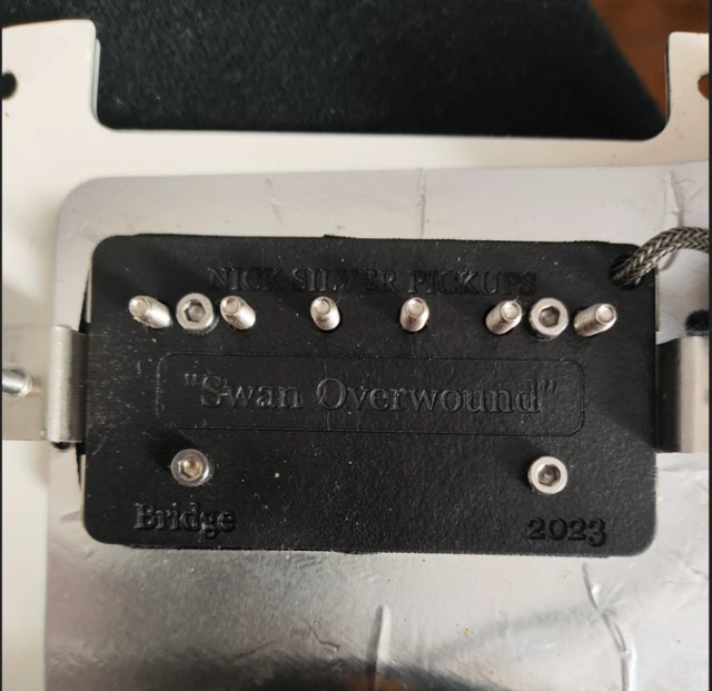 Fender HSS fully loaded pickguard με Nick Silver PAF
