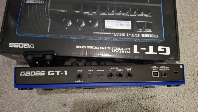 BOSS GT-1 ΠΟΛΥΕΦΕ ΠΕΤΑΛΙΕΡΑ