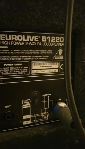 Behringer eurolive b1220 