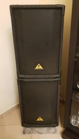 Behringer eurolive b1220 