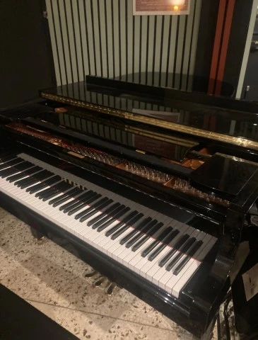 YAMAHA G3 Grand Piano – Άριστη Κατάσταση
