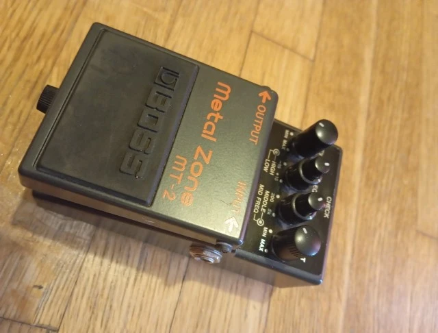 Boss metal zone mt2