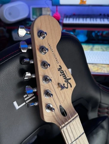 Squier Sonic Stratocaster HSS