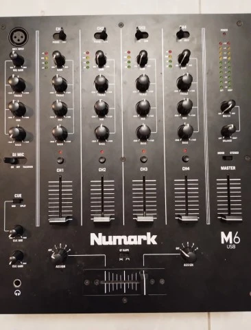ΕΝΟΙΚΙΑΣΗ 2 Electro-Voice ELX115