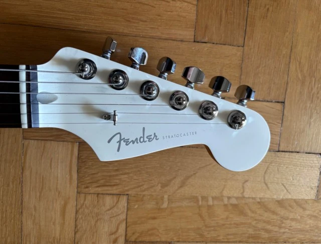 fender stratocaster elemental mij
