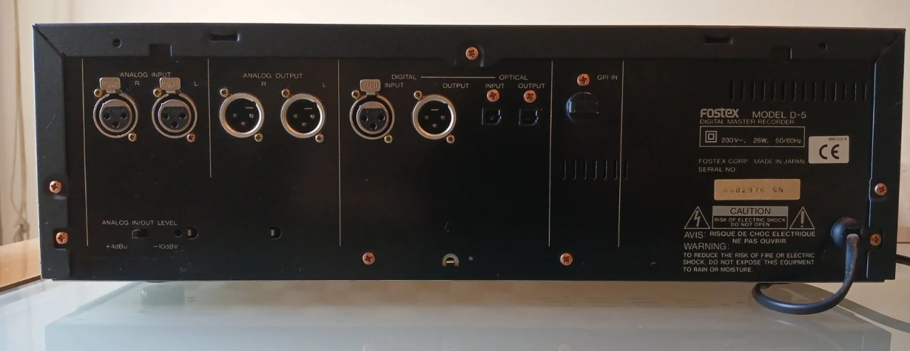 Fostex D5 Digital DAT Master Recorder