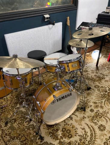 Yamaha Stage Custom Hip με δέρματα Remo 