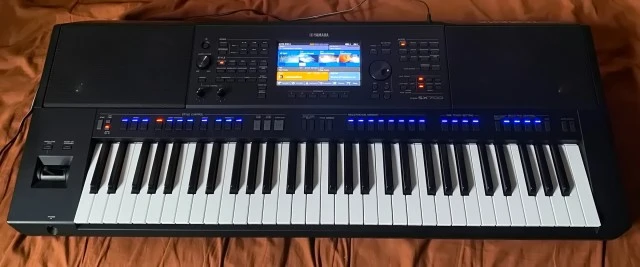 YAMAHA - PSR-SX700