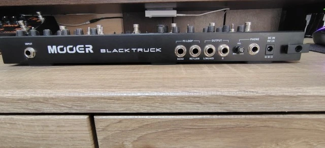 MOOER  BLACK TRUCK