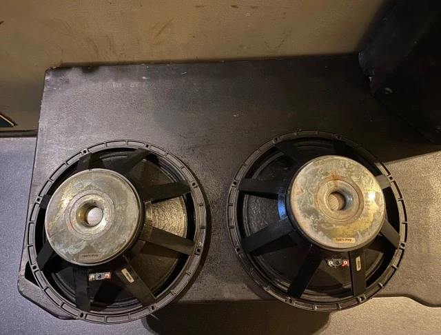 HK AUDIO IL218