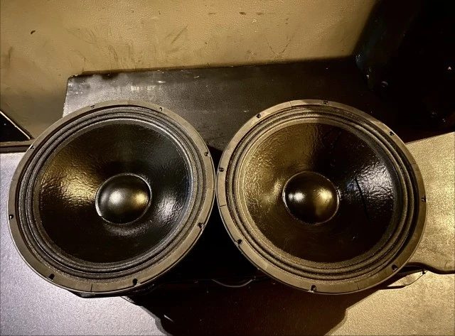 HK AUDIO IL218