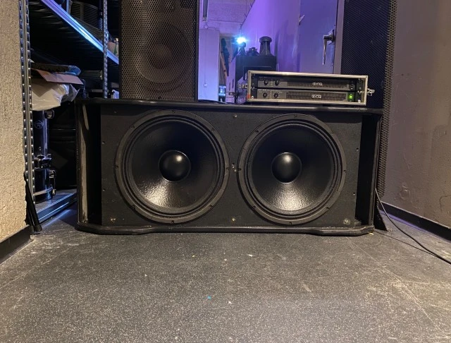 HK AUDIO IL218