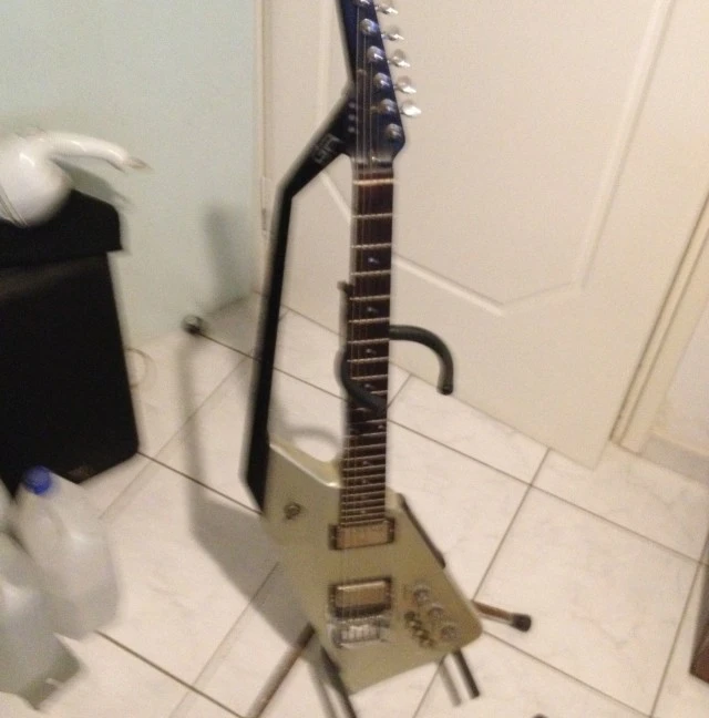 Rolland G707 Guitar &amp; GR700 Guitar  