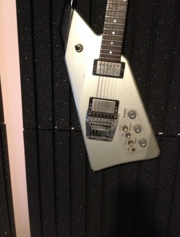 Rolland G707 Guitar &amp; GR700 Guitar  