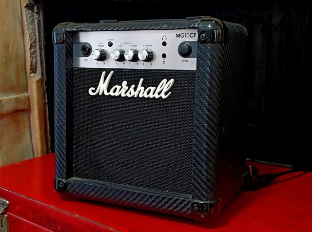 Marshall MG10CF