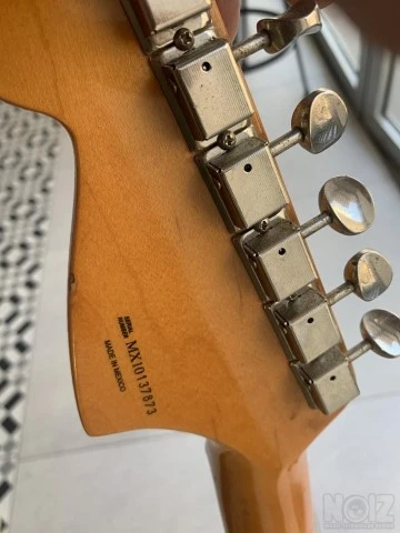 fender jaguar guitar