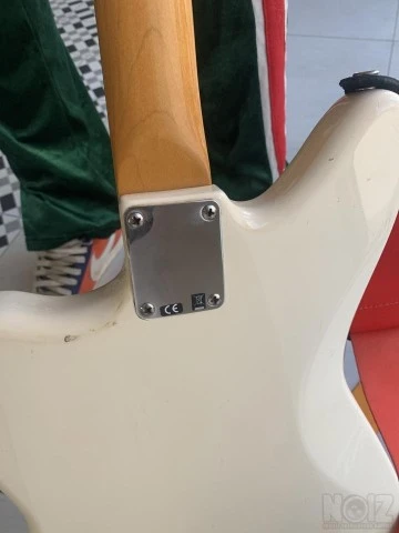 fender jaguar guitar