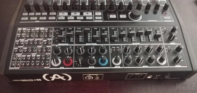 Arturia MiniBrute 2S - Noir edition