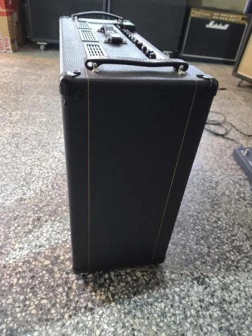 VOX AC30 CC2 2x12 with leather case
