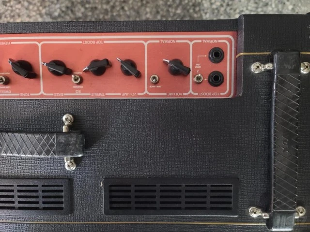 VOX AC30 CC2 2x12 with leather case
