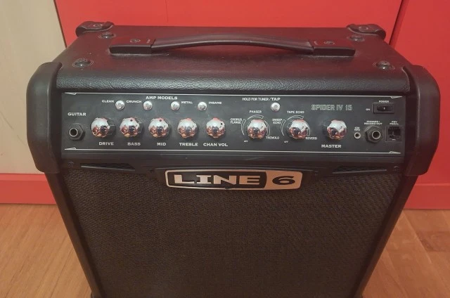 Line6 Spider IV 15