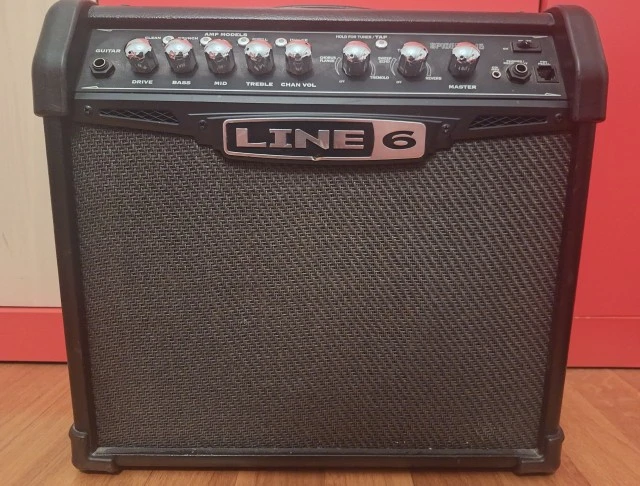 Line6 Spider IV 15