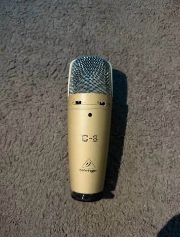 Behringer C-3