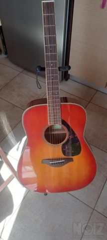 Yamaha FG820