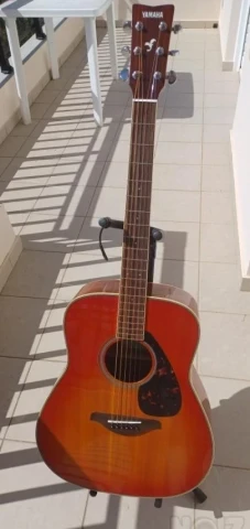 Yamaha FG820