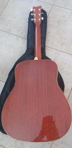 Yamaha FG820