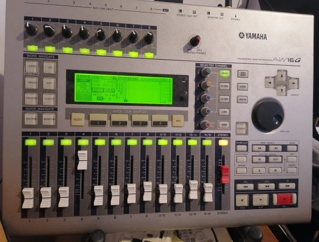 YAMAHA  AW16G