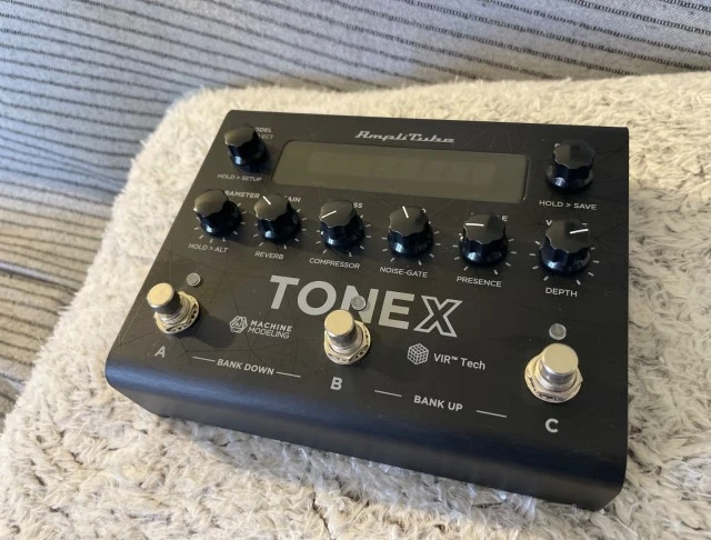 TONEX PEDAL (IK MULTIMEDIA)