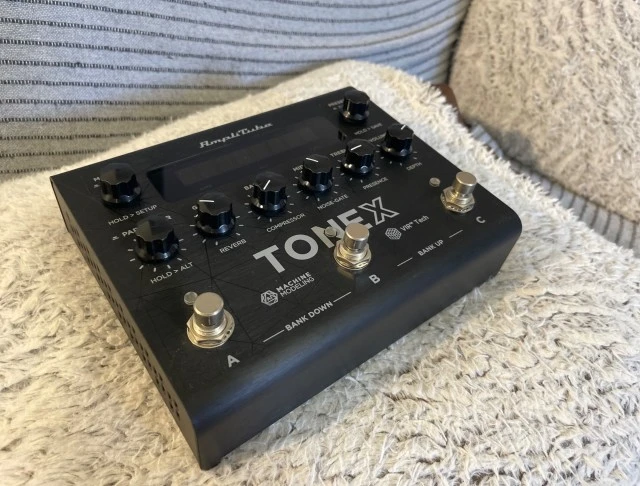 TONEX PEDAL (IK MULTIMEDIA)