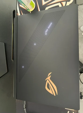 Φορητός υπολογιστής παιχνιδιών ASUS ROG Strix SCAR 18