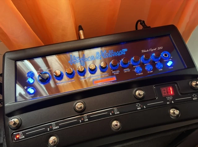 Hughes & Kettner Blackspirit 200 Floor
