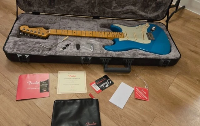 Fender American Professional II Stratocaster Miami Blue