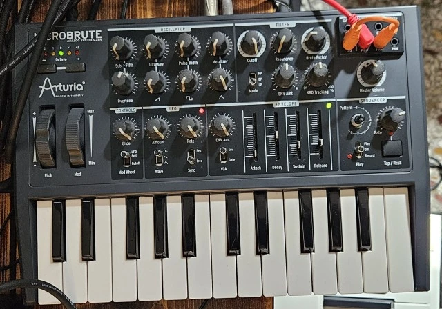 arturia microbrute analog synth