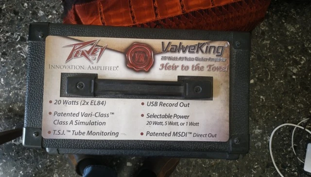 Πωλείται Peavey ValveKing 20 MH και Harley Benton G112 
