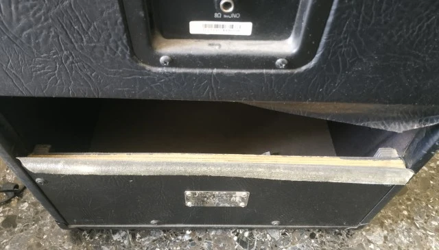 Πωλείται Peavey ValveKing 20 MH και Harley Benton G112 