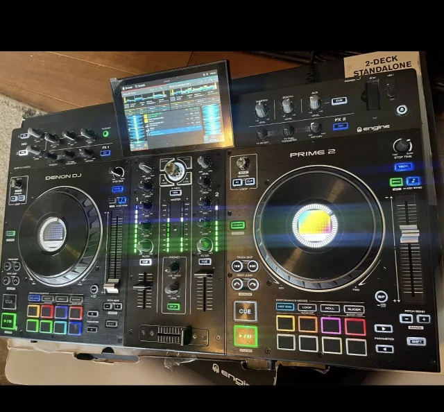 Επαναφορτιζόμενη έξυπνη κονσόλα DJ Denon