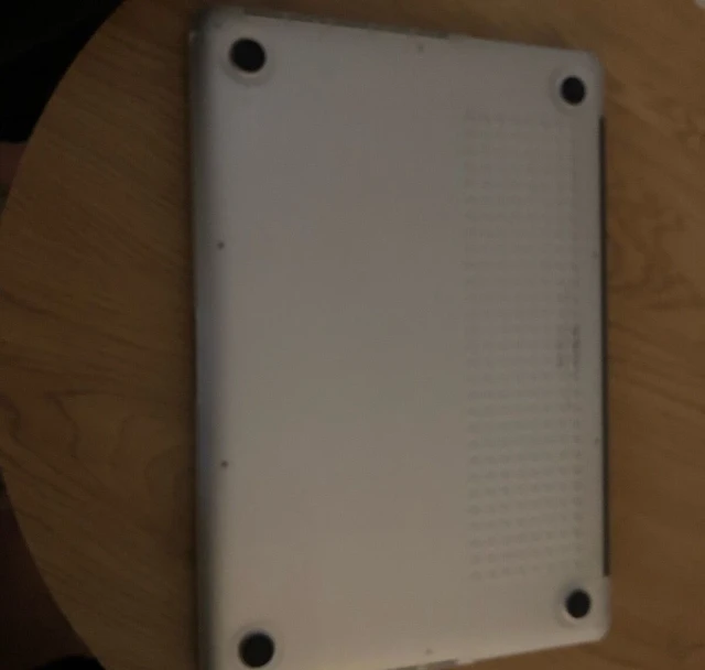 MacBook Pro 15" Retina (Mid 2014) 104 Cycles